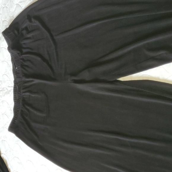 Chico's Travelers Short Black Elastic No Iron Dress Sz. 3P (16) Pants - Picture 4 of 7